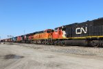 CN 5648 BNSF 3975